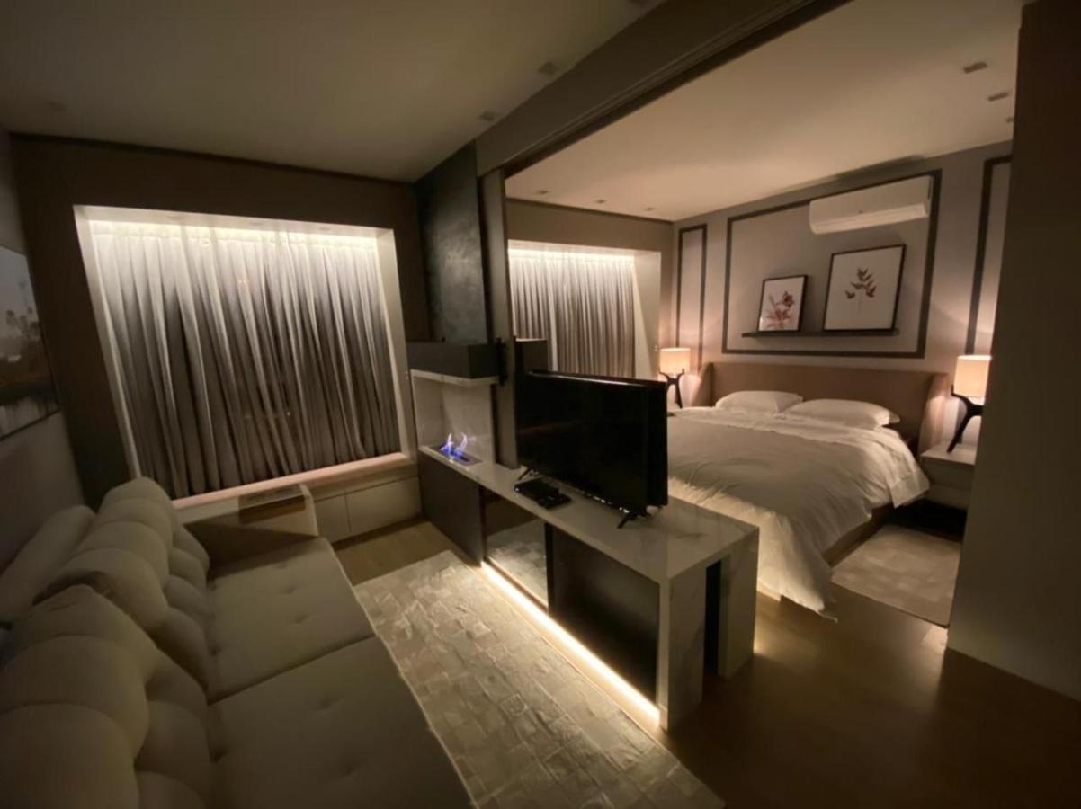 דירות גראמדו Loft Novo Aconchegante A 500M Da Rua Coberta מראה חיצוני תמונה
